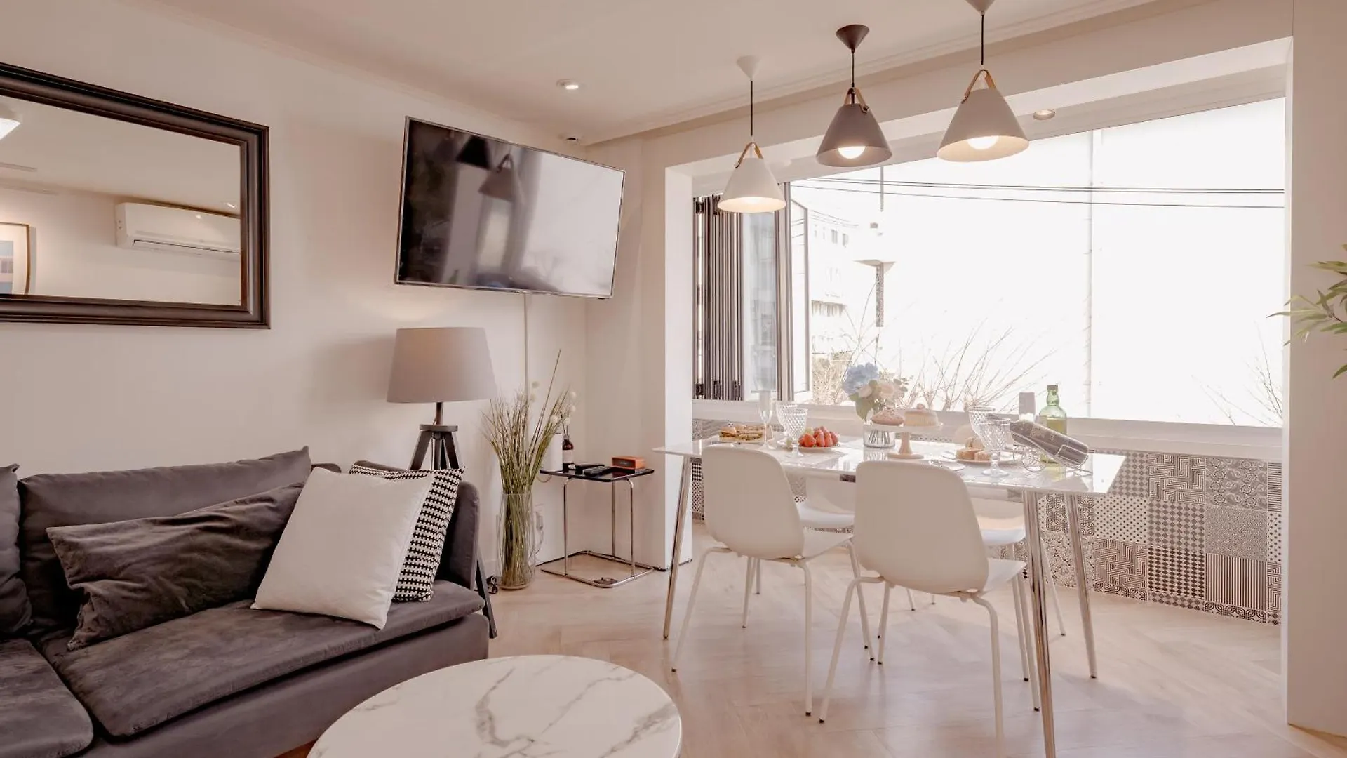 Lägenhet Seoul Traveler'S Hub, Maison De Luxe 302 At Gangnam Sydkorea